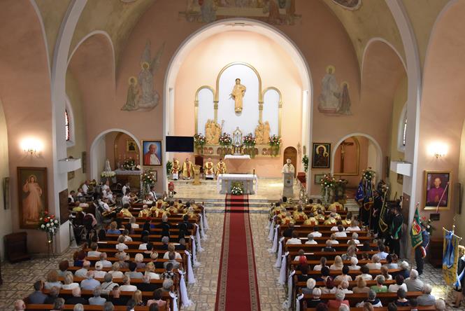 a poczet parafia11 2023.JPG