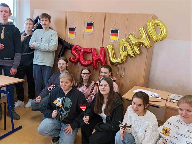 deutsch 1 2024EM.jpg