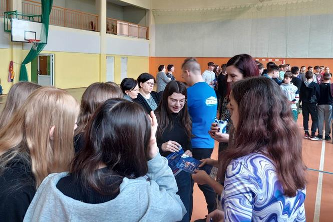 gielda szkol 10 2023.jpg