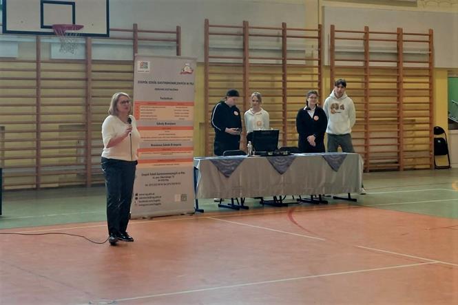 gielda szkol 1 2023.jpg