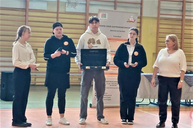 gielda szkol 3 2023.jpg