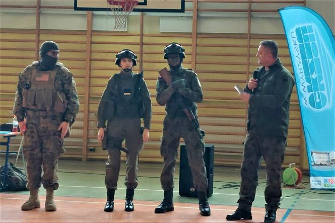 gielda szkol 4 2023.jpg