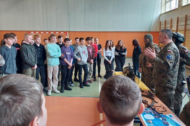 gielda szkol 6 2023.jpg