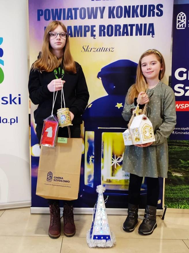 lampa roratnia4s 2021.jpg