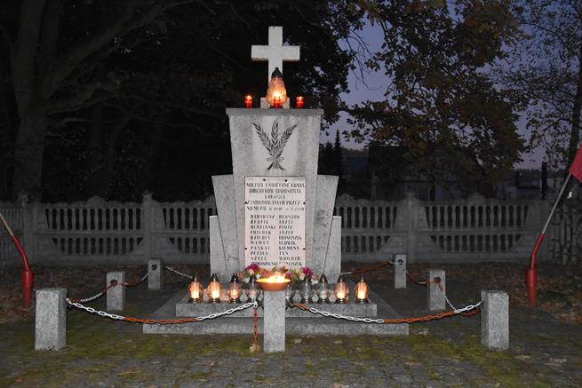 pamieta szkola 8 2021.JPG