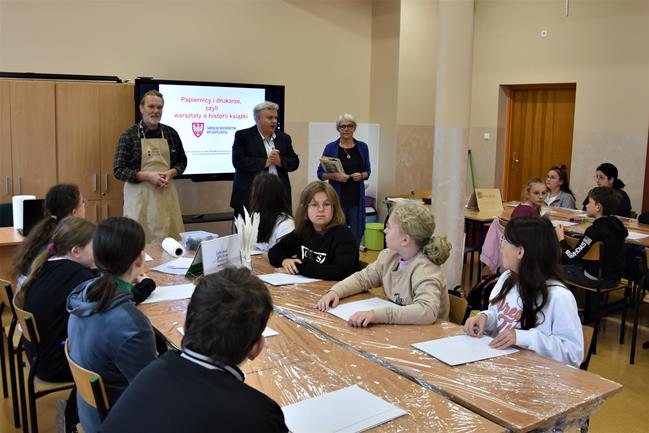 papiernicy3 2023.JPG