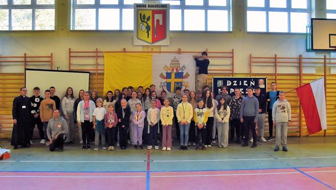 papieski12a 2024.JPG