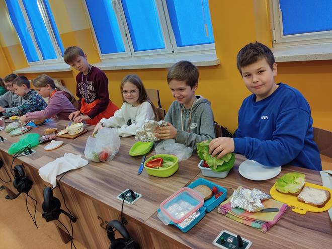 sniadanie4 2022 moc.jpg