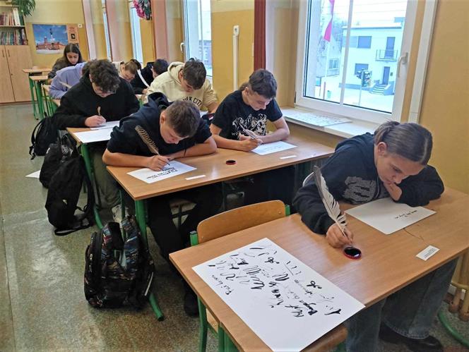 szymborska piora7 2023.jpg