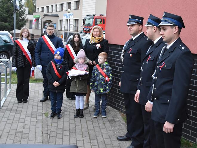 urzad gminy flaga niepodleglosc3 2022.JPG