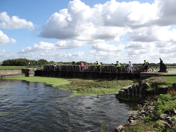 wycieczka sluza13 2019.JPG