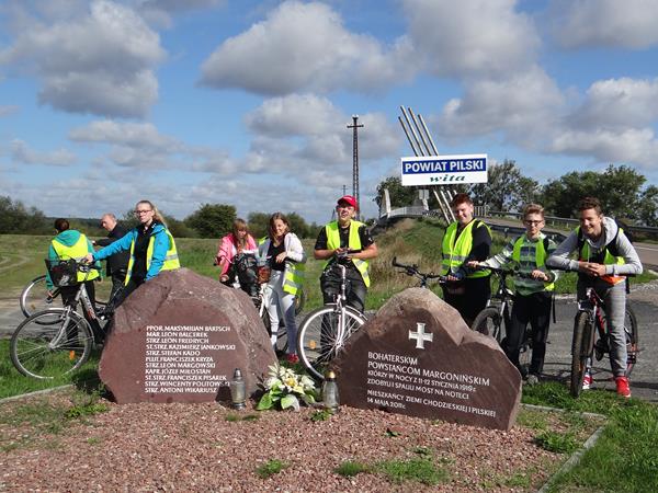 wycieczka sluza5 2019.JPG